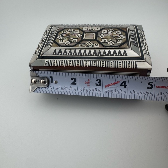 Intricate Black and White Decorative Trinket Box - Picture 10 of 11